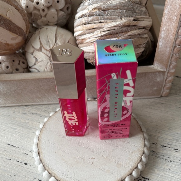 Fenty Beauty Gloss Bomb Ice in Berry Jelly LIMITED EDITION - Picture 2 of 6